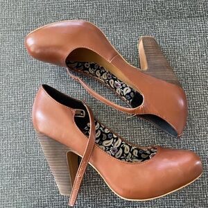 Crown Vintage Tan Mary Jane Heels